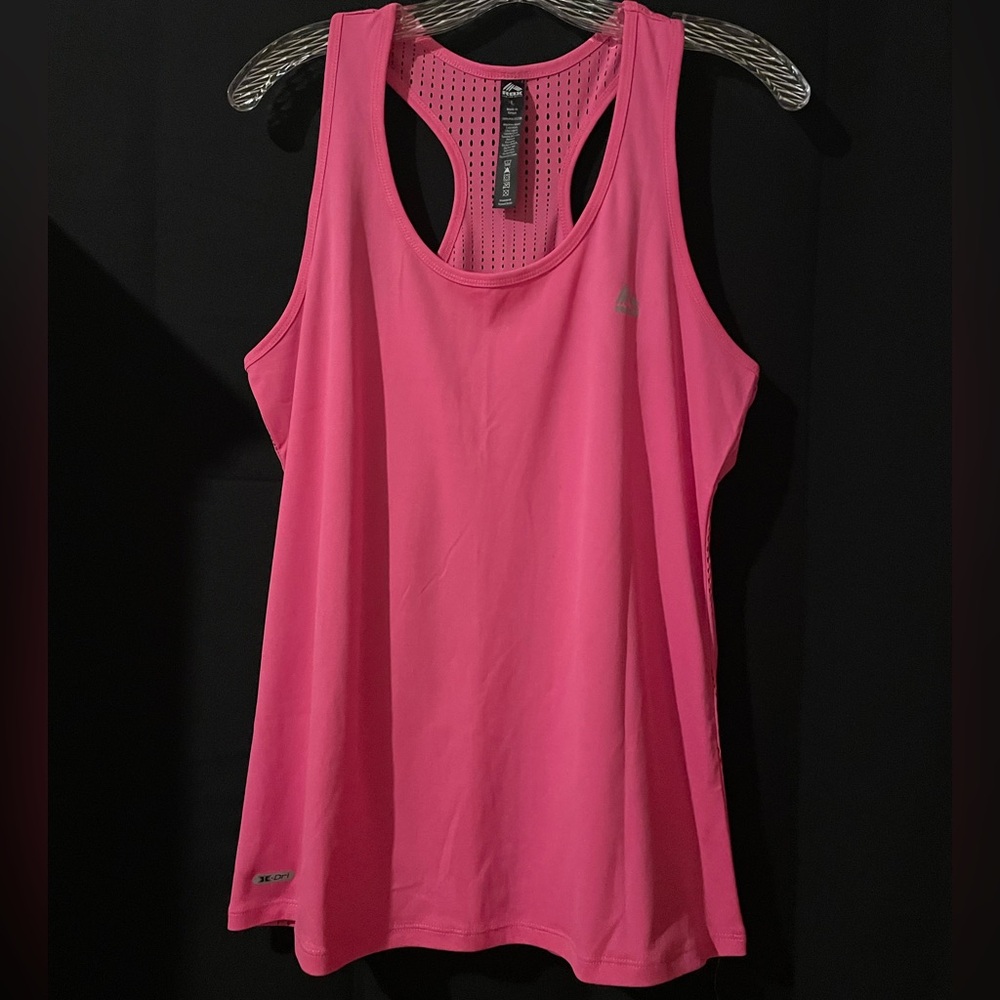 Sports top